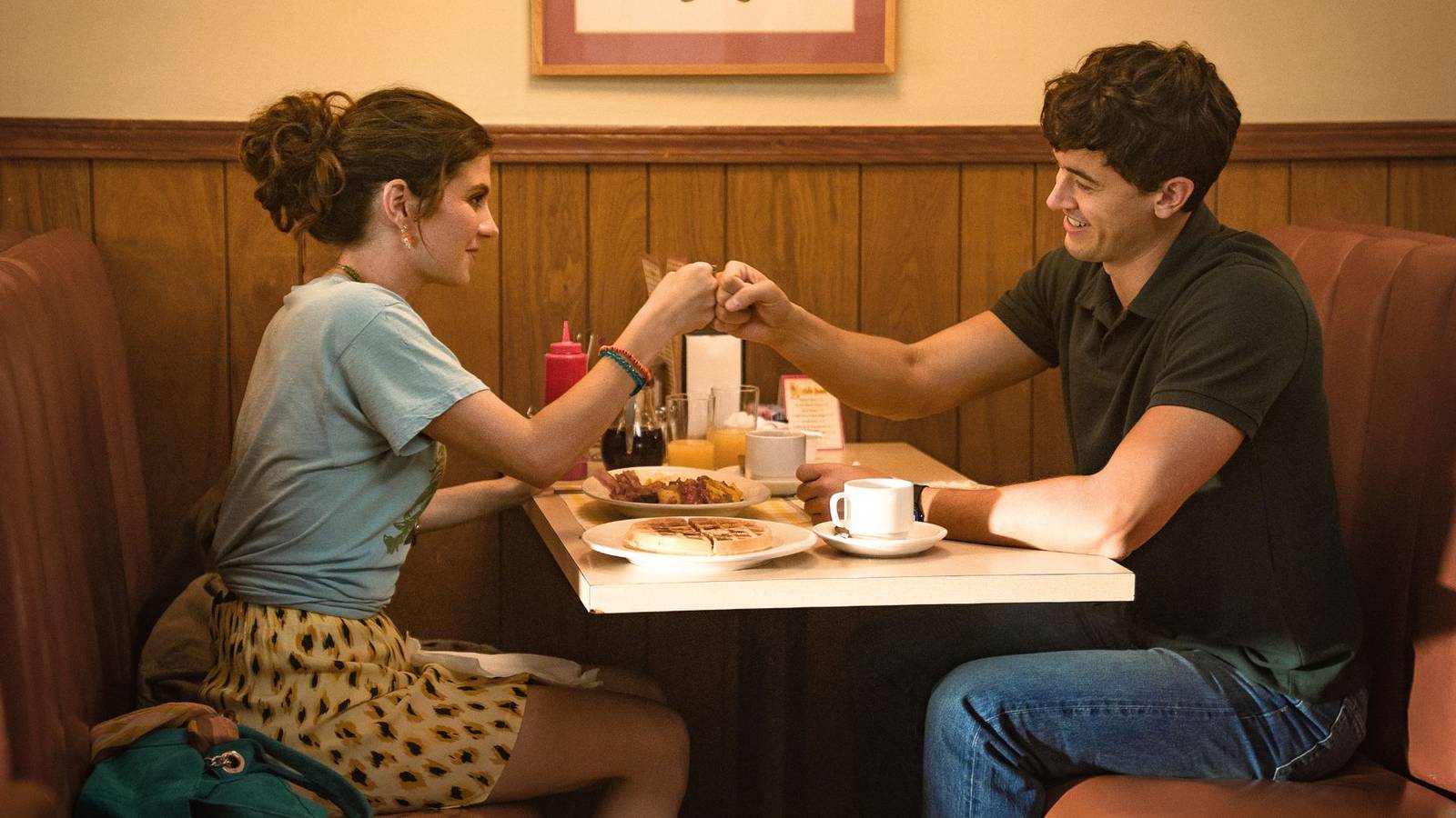 Netflix's Rom-Com People We Meet on Vacation Becomes an Instant Streaming Hit