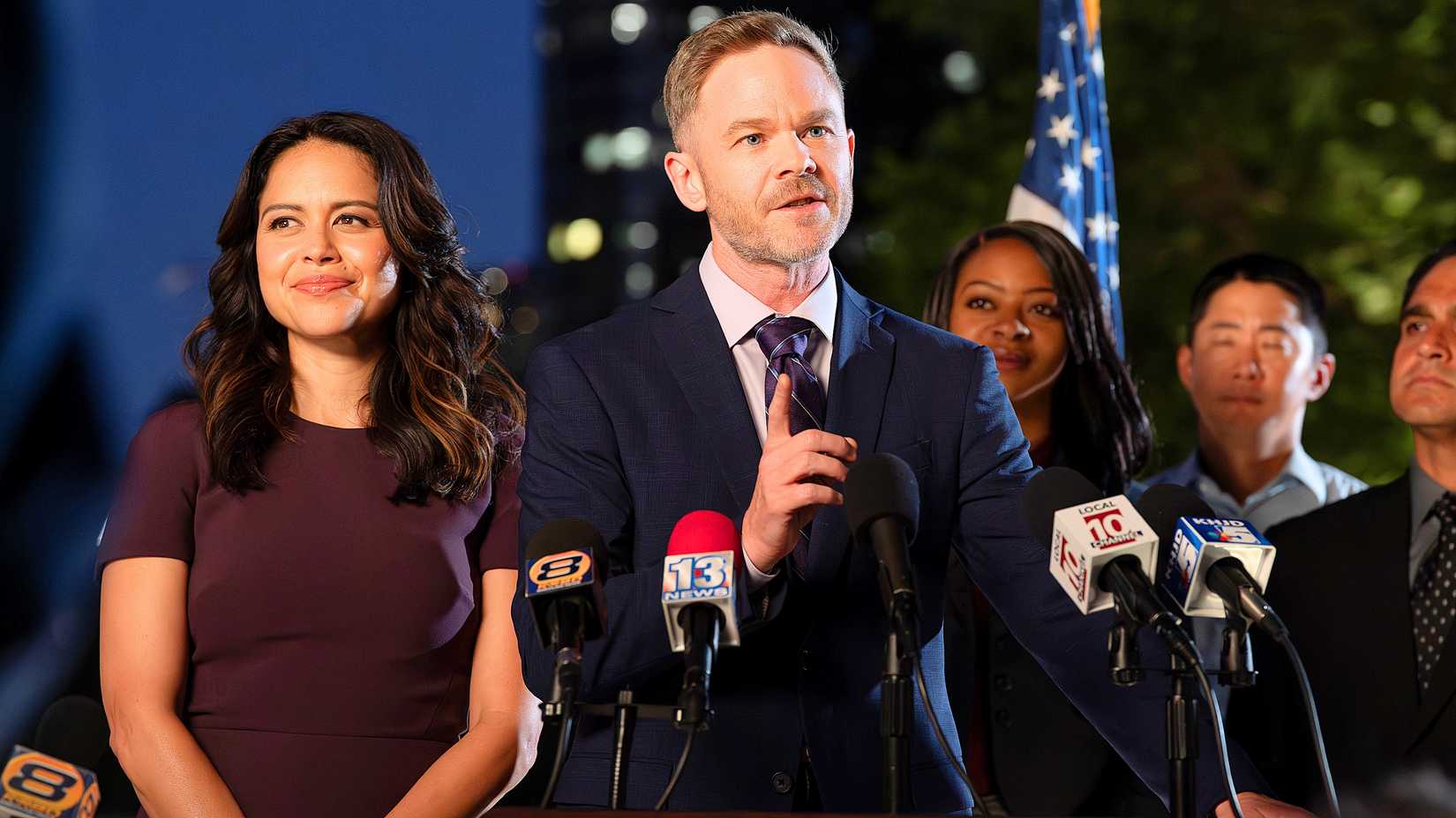 The Rookie Season 8 Ep 5 Review: ‘The Network’ Welcomes Home a Fan ...