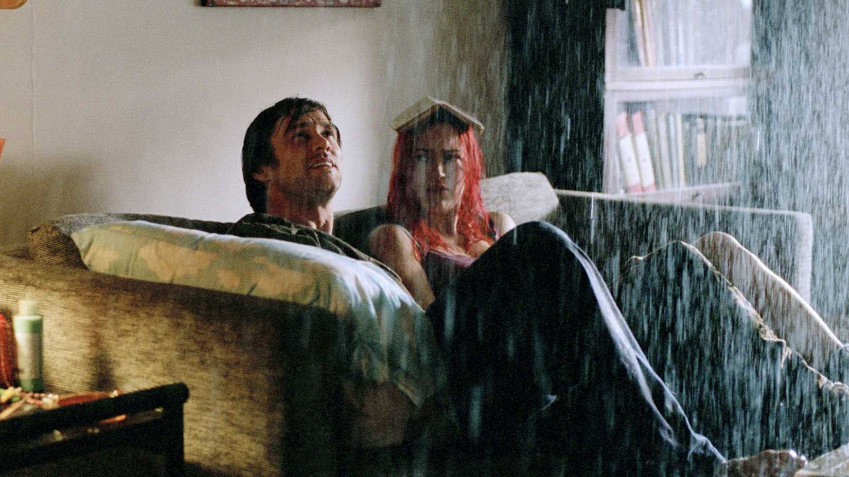 Jim Carrey and Kate Winslet in Eternal Sunshine of the Spotless Mind
