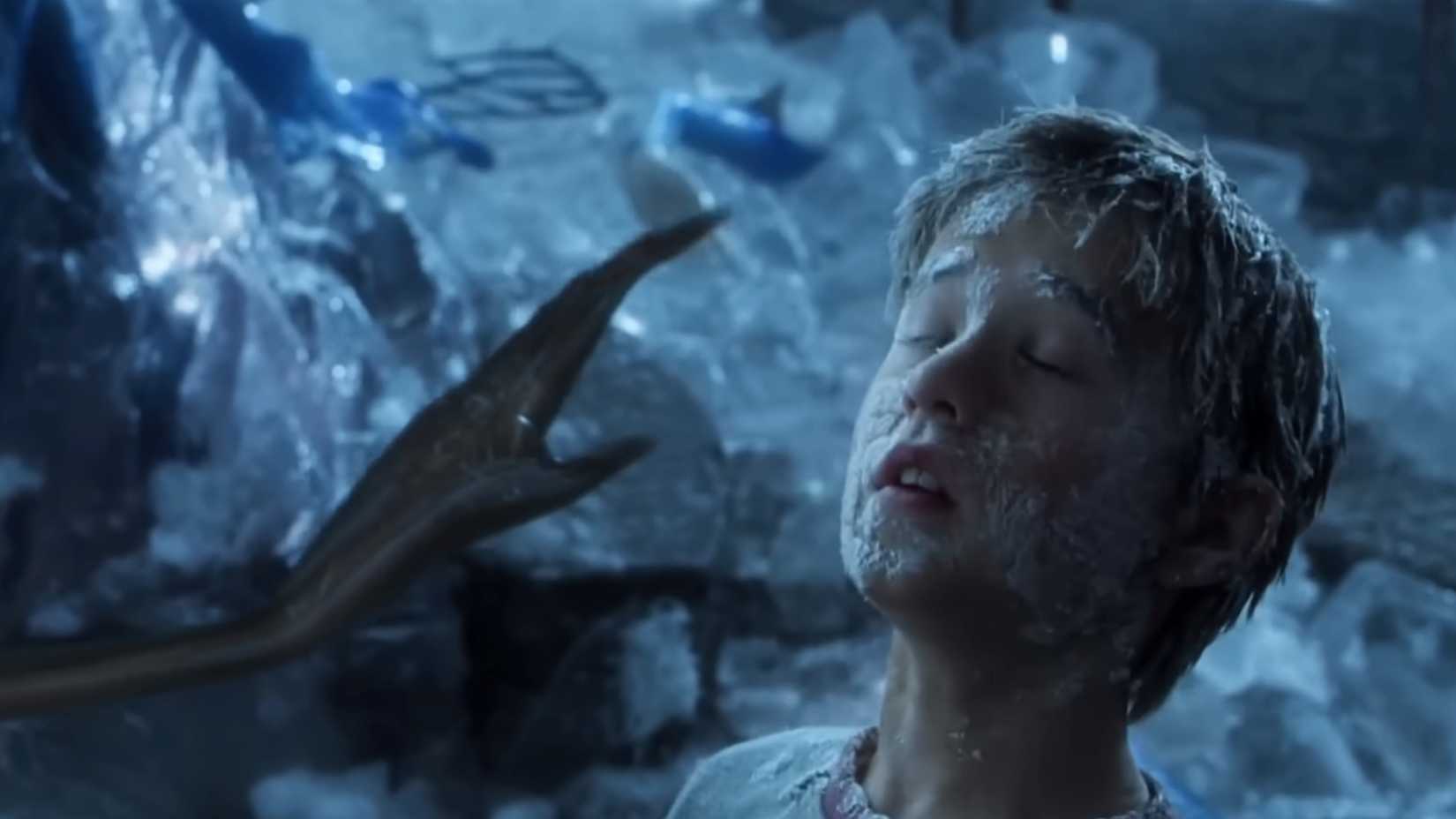 Haley Joel Osment as David having his mind read by an alien in A.I.: Artificial Intelligence