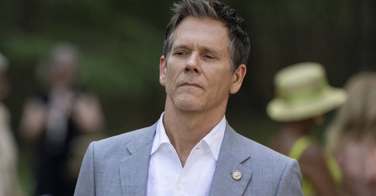 Kevin Bacon's Sirens Is What Single-Day Binges Were Made For