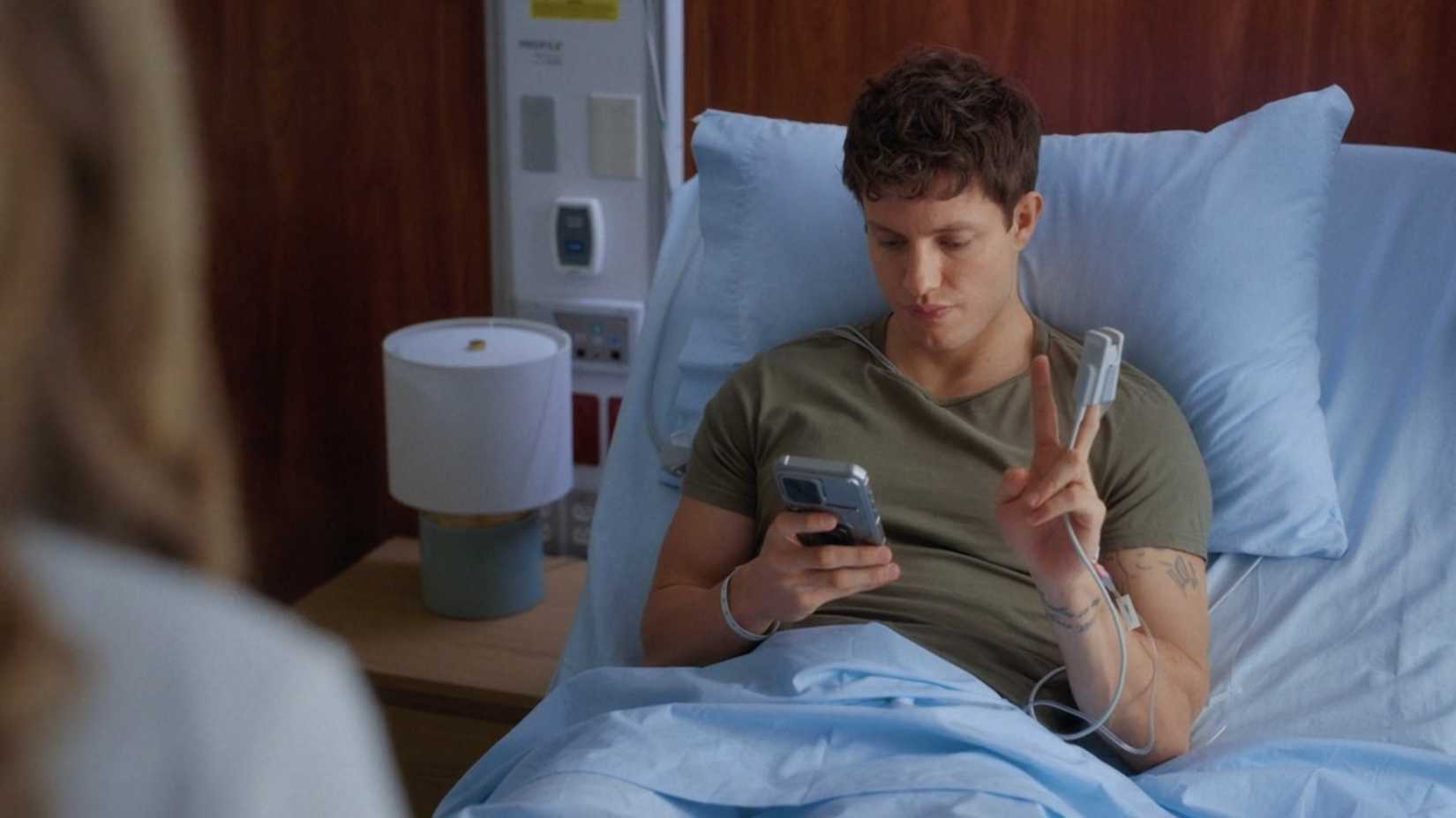 Logan Rife The Scrubs Revival's New Guest Star Makes Franchise History (But Not ...