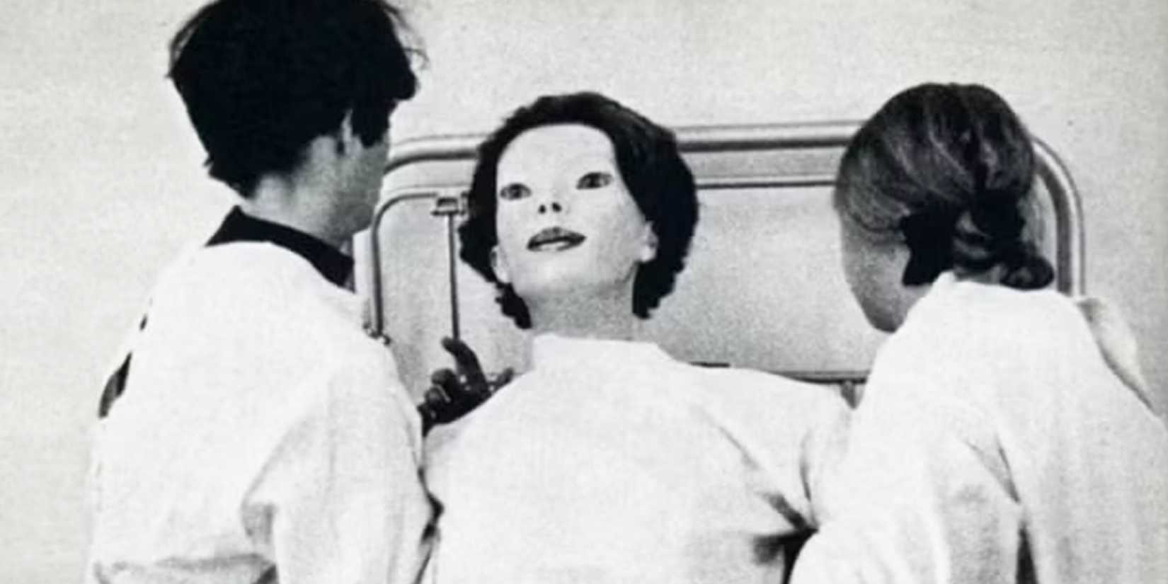 A woman as the Expressionless