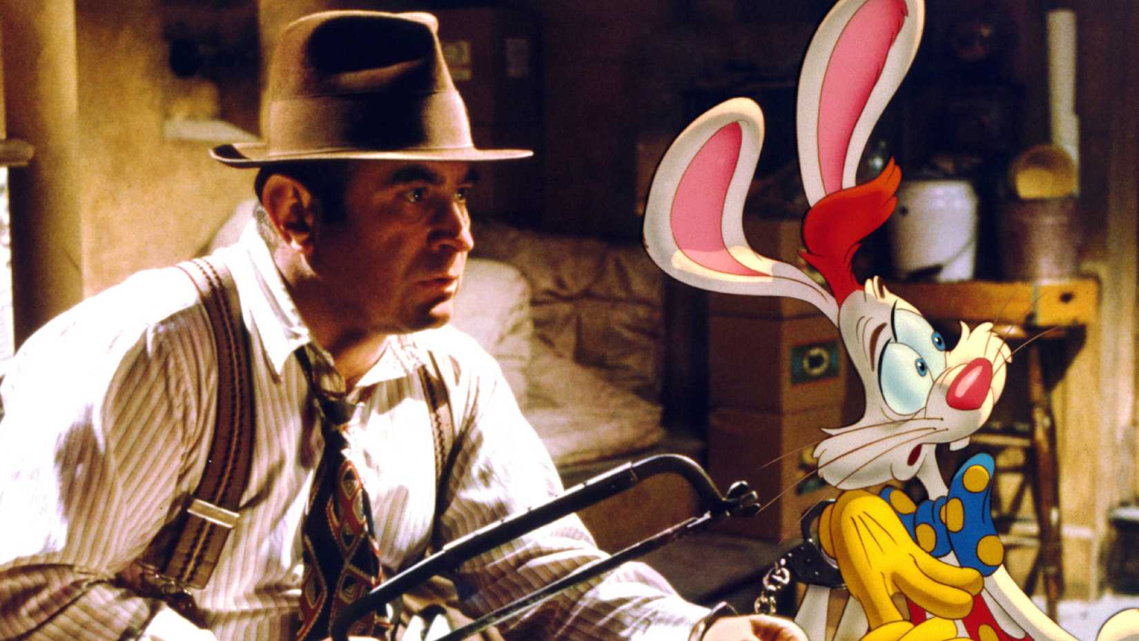 Bob Hoskins and Roger Rabbit in Who Framed Roger Rabbit