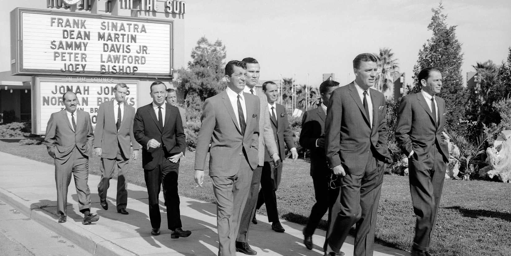 Cast of Ocean's 11 walking
