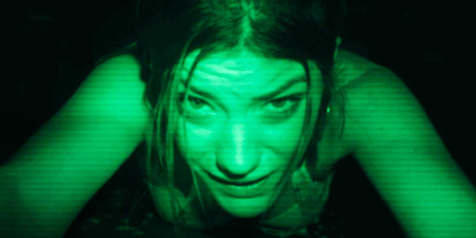 Jennifer Carpenter in green light in Quarantine
