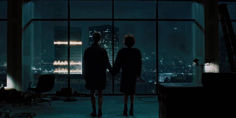 The Narrator and Marla Singer hold hands at the end of Fight Club