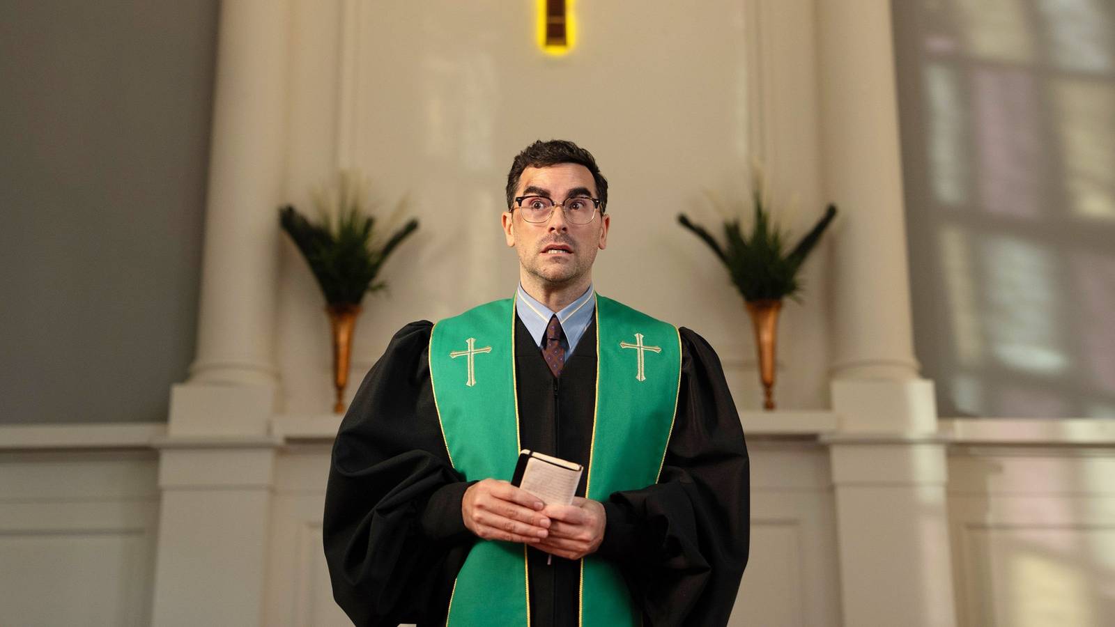 Big Mistakes – Kritik: Dan Levys Netflix-Krimikomödie ist chaotisch ...