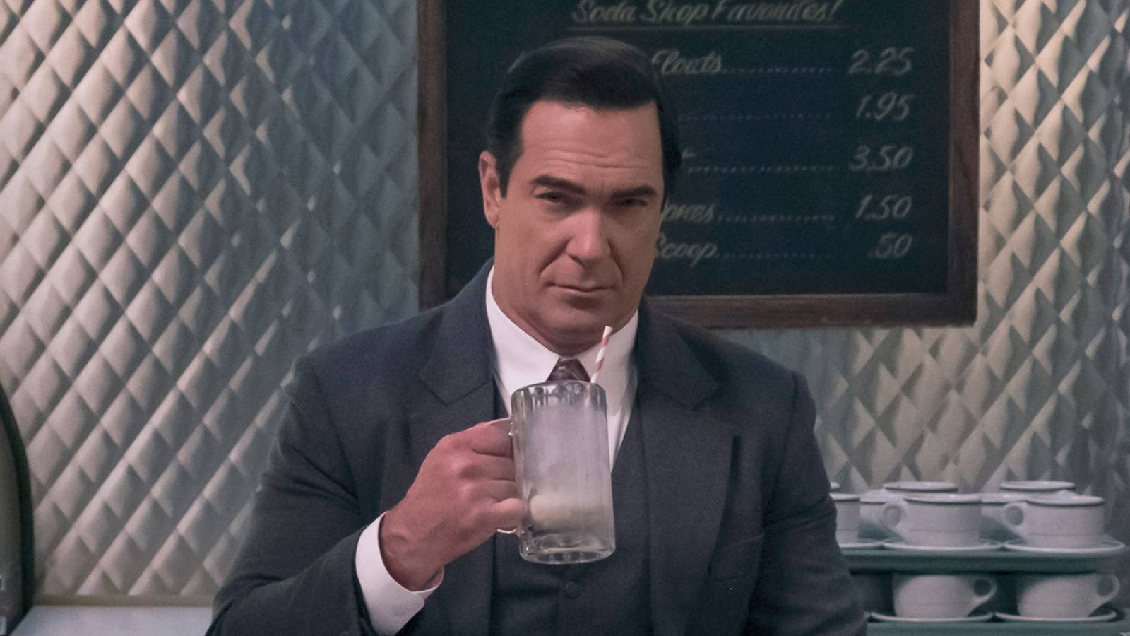 Netflix's 3-Season Mystery Show Based on a Bestselling Book Series Will Hook You in 5 Minutes