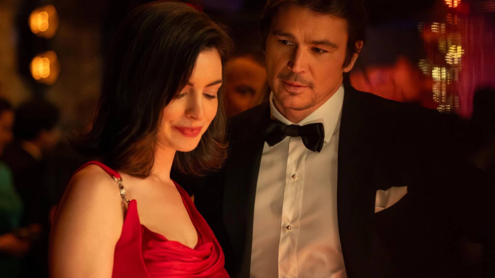 Verity Review: Anne Hathaway Makes Colleen Hoover’s Twisted Thriller ...