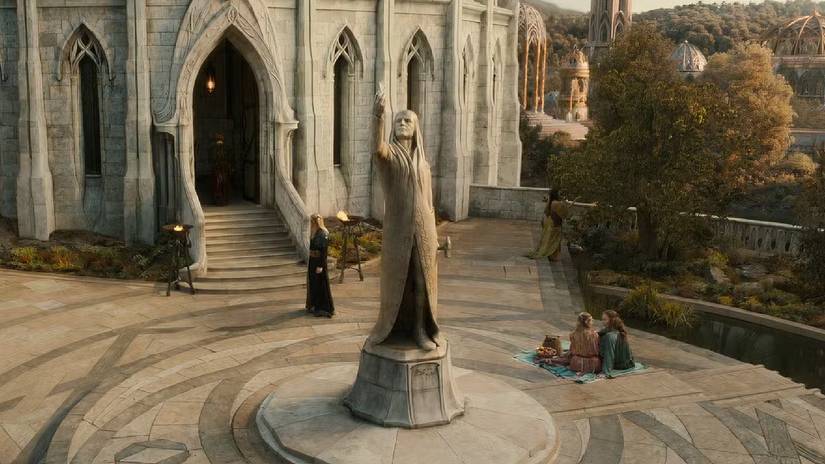 A statue of Feanor in Eregion from The Lord of the Rings: The Rings of Power