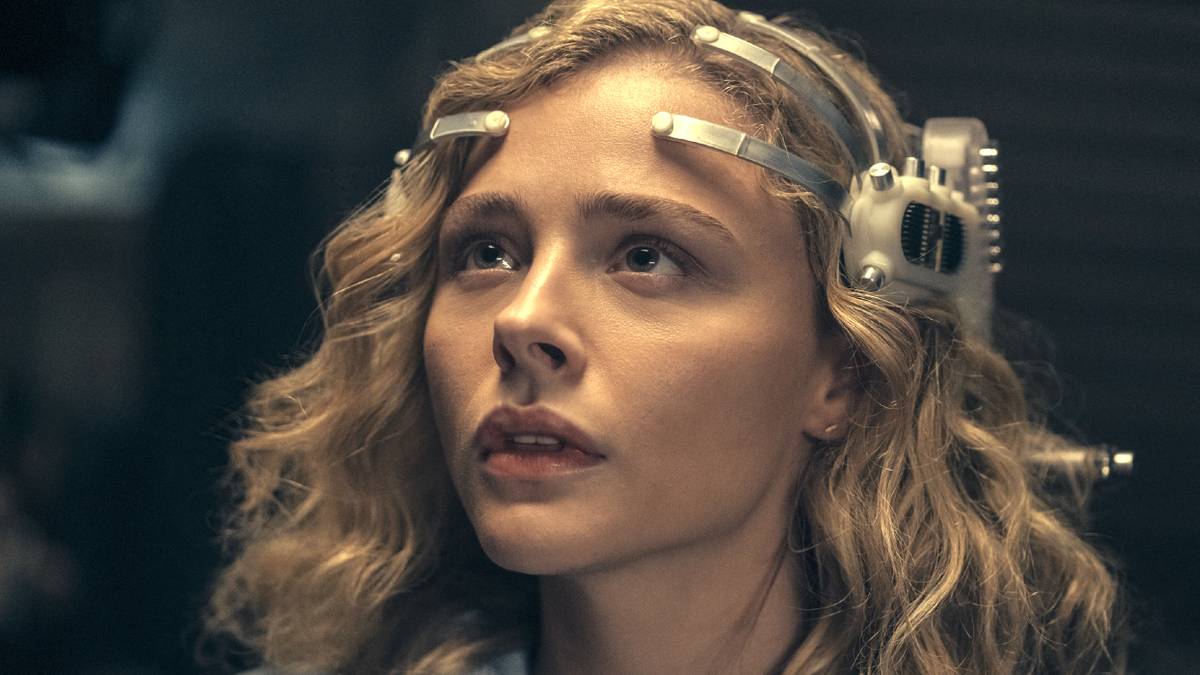 Prime Video's Cyberpunk Sleeper From the Creators of Westworld Is a Time Travel Masterpiece