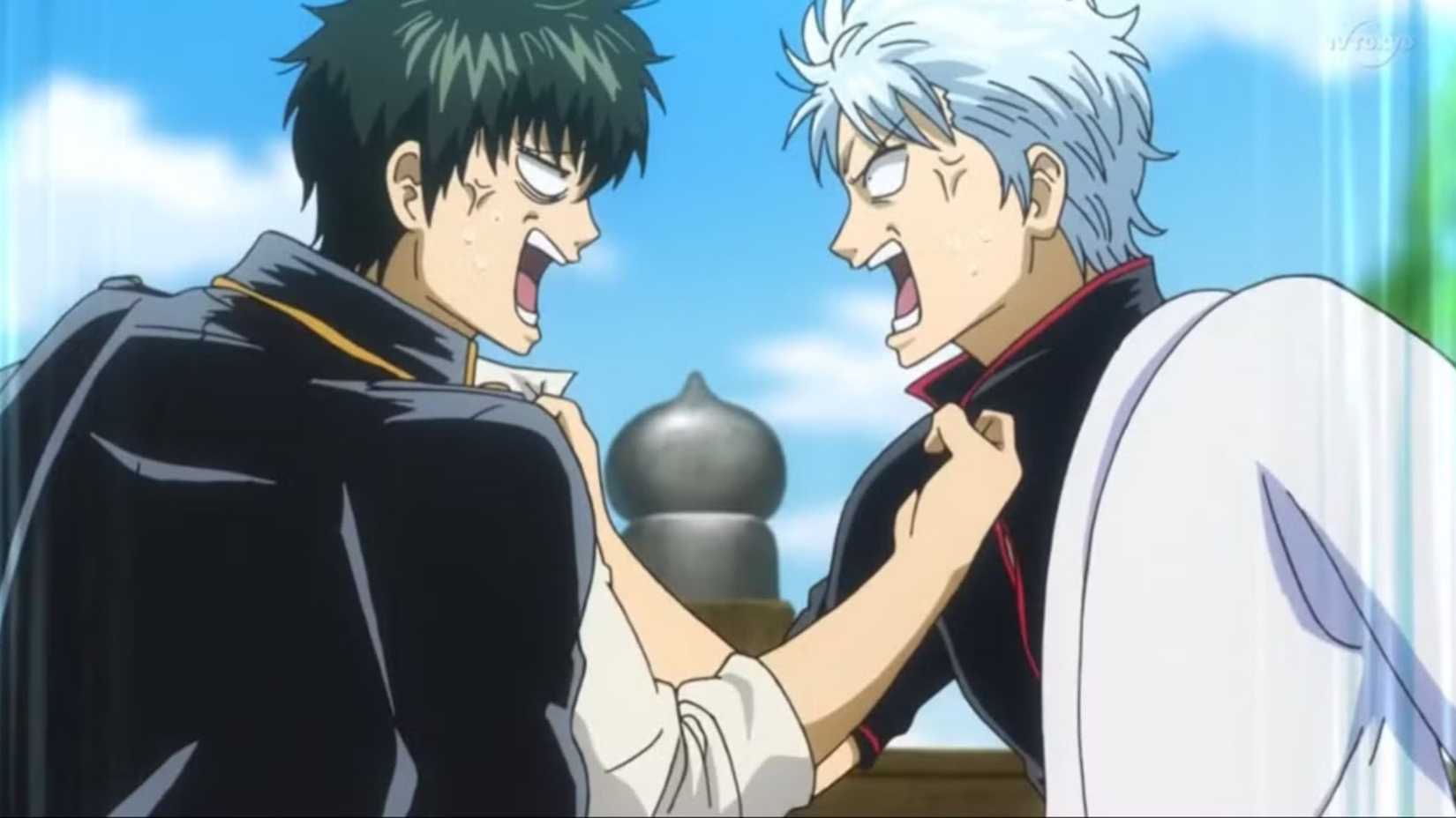 Gintoki et Hijikata se battent dans l'arc d'échange de corps de Gintama.