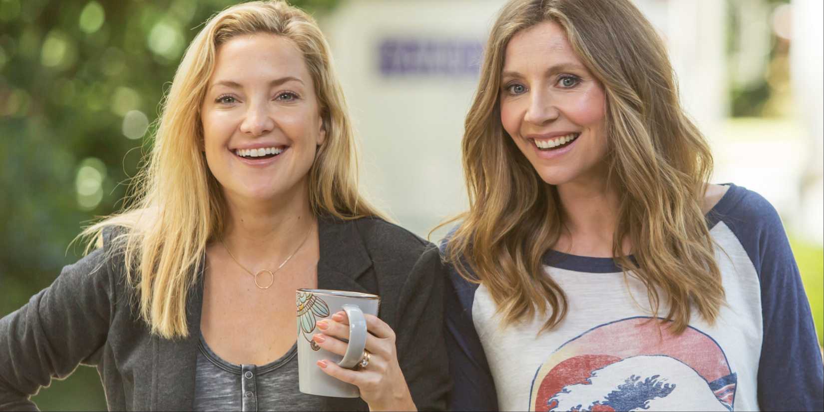 Jennifer Aniston & Julia Roberts' Mother's Day Tops Paramount+ Charts