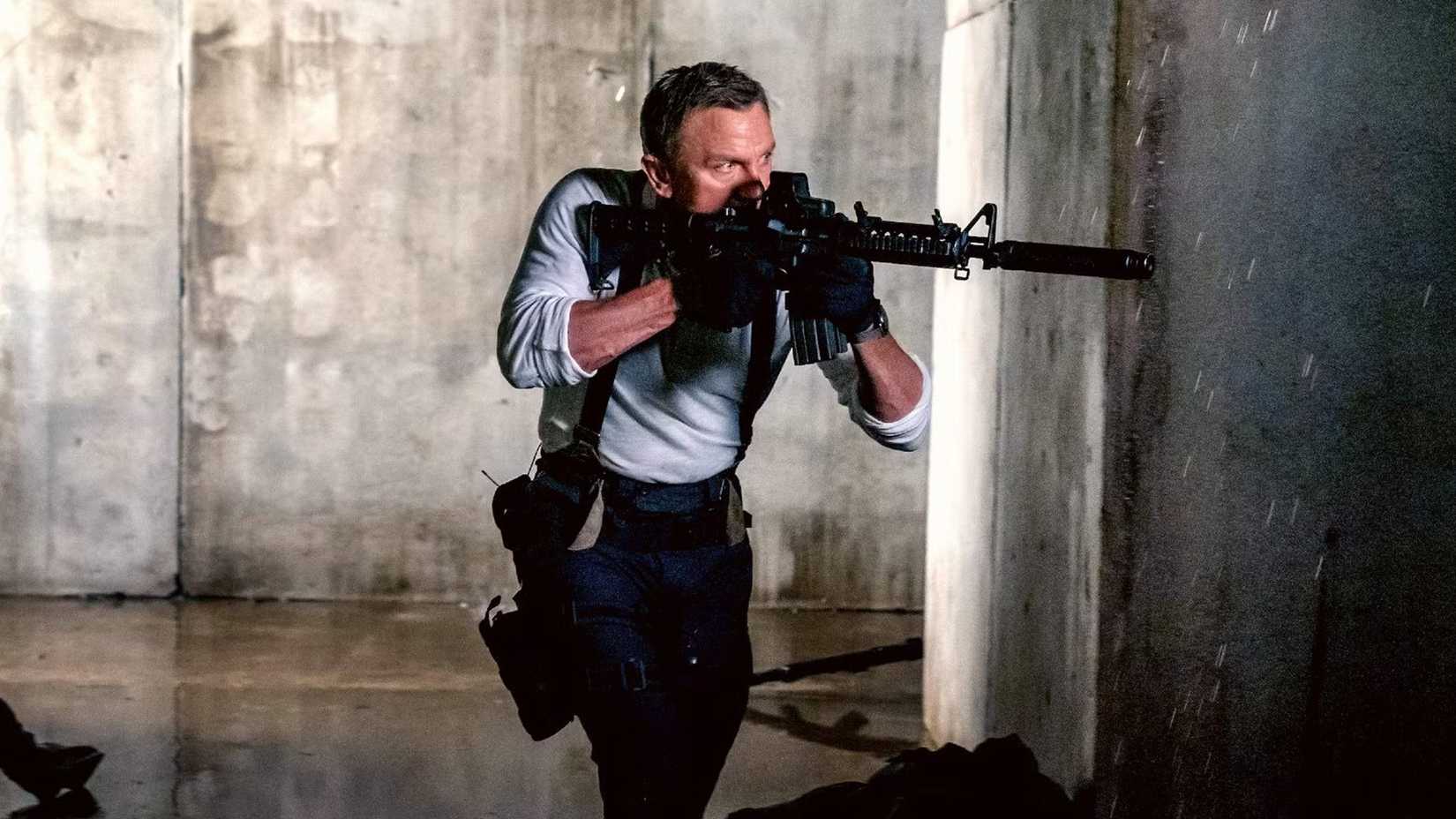 10 Most Exciting James Bond Action Scenes of the Daniel Craig Era, Ranked