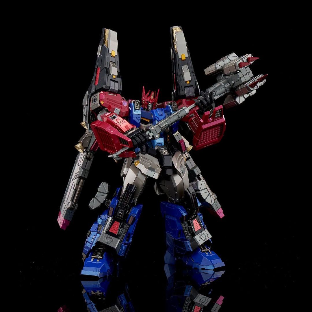 40 Years Later, Transformers Reimagines Ultra Magnus With a Dark
