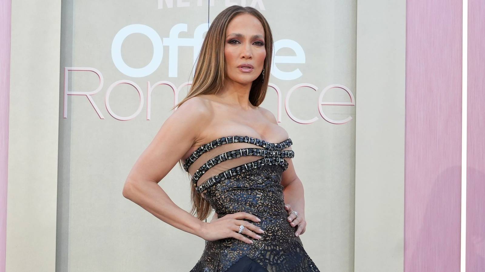 Netflix's New 115-Minute Jennifer Lopez Movie Doesn't Impress the Critics on Rotten Tomatoes Netflix's New 115-Minute Jennifer Lopez Movie Doesn't Impress the Critics on Rotten Tomatoes
