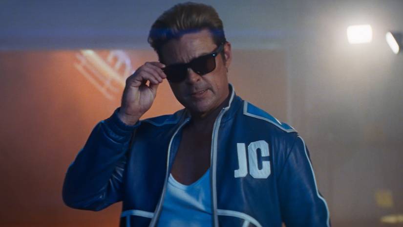 Johnny Cage touching his sunglasses in Uncaged Fury from Mortal Kombat (2011)