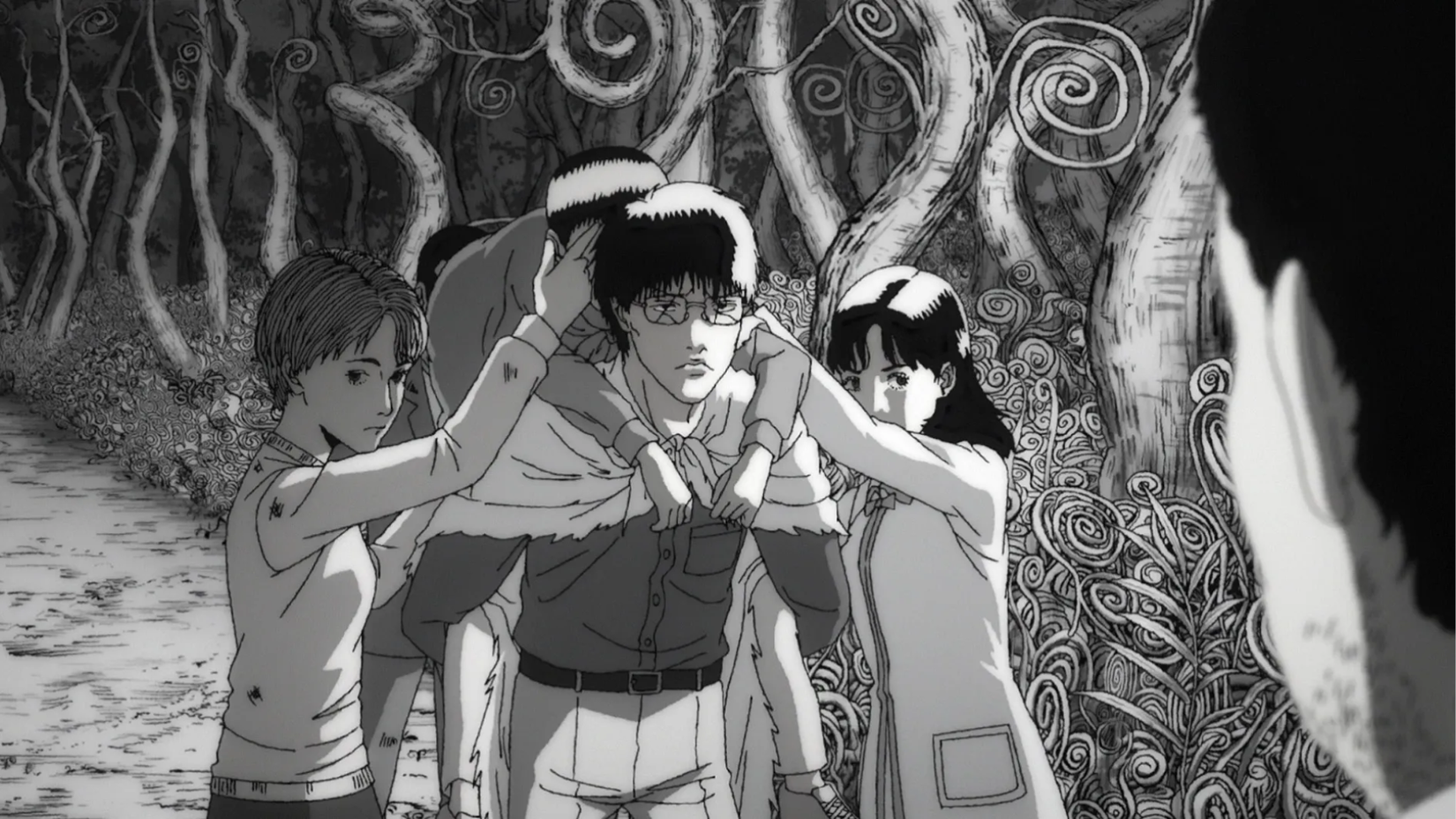 Shuuichi Saitou carrying a child in Uzumaki manga