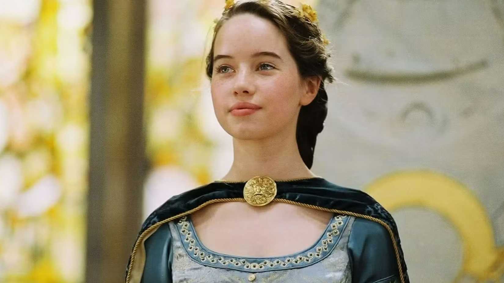 Susan Pevensie stands in front of her throne as High Queen of Narnia.
