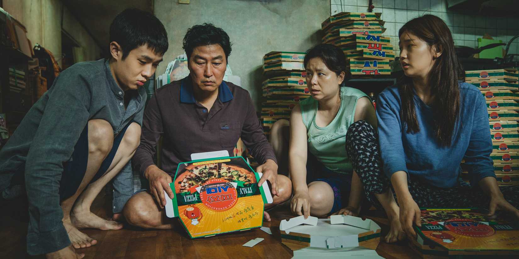 The family with a pizza in Parasite