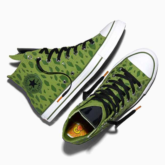 Zielone trampki Converse z serii Dragon Ball Z ozdobione wzorem inspirowanym postacia Cella z czarnymi sznurowadłami i grafiką wewnątrz buta.