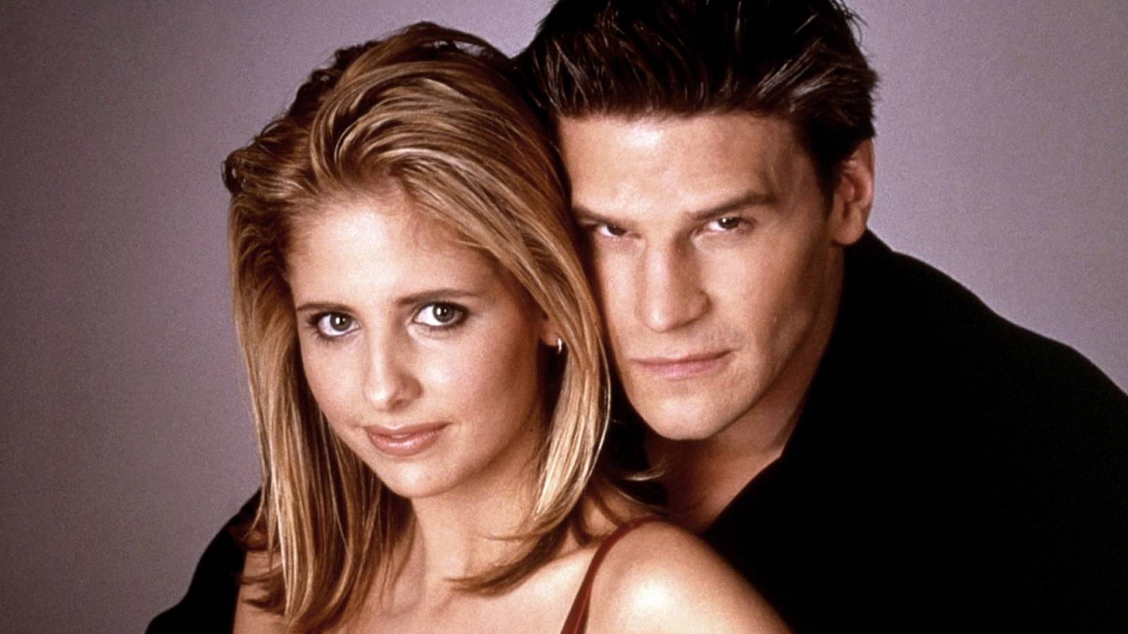 Buffy Stars Sarah Michelle Gellar & David Boreanaz Go Viral With TV Reunion 23 Years Later
