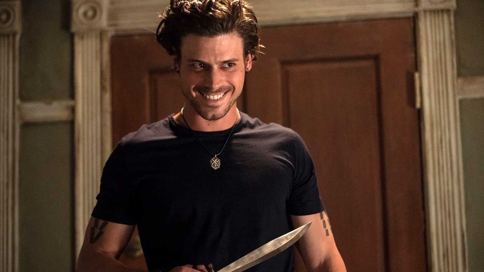 François Arnaud in Midnight, Texas