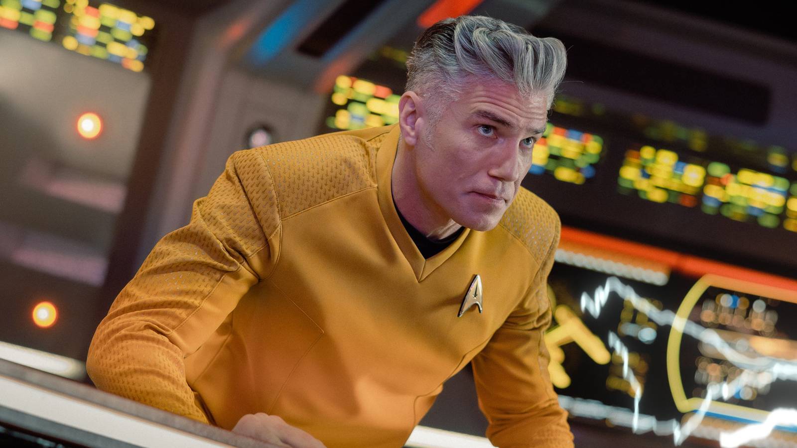 Star Trek Revives a Major Alien Villain & Changes Voyager Canon