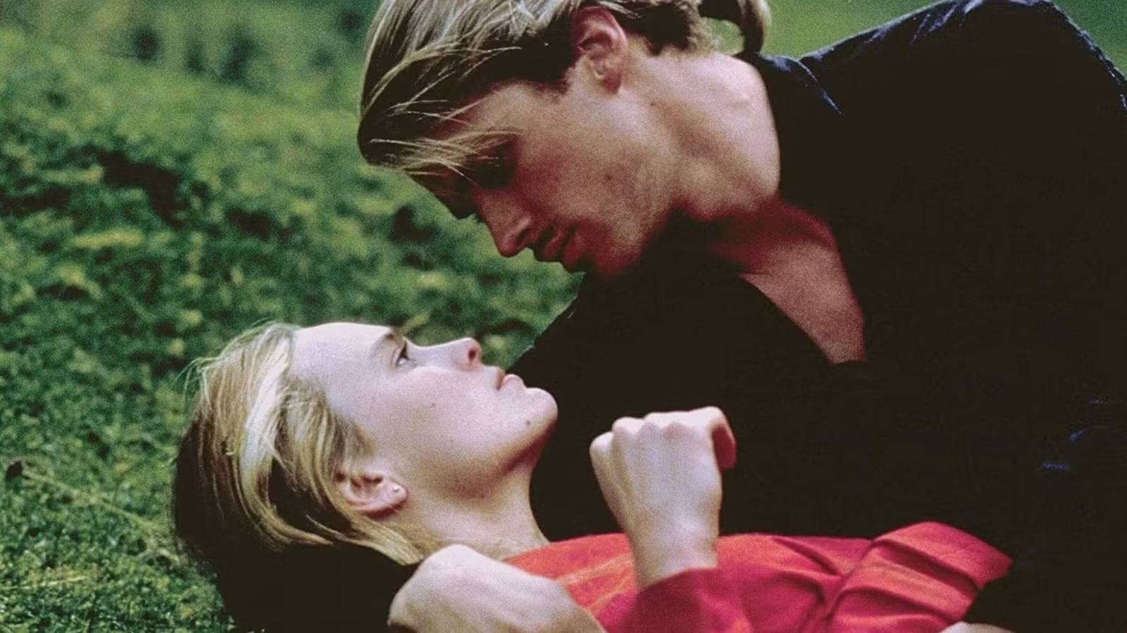 39 Years Later, Disney+'s 98-Minute Smash Is Still the Cozy Fantasy Movie Event of the Century