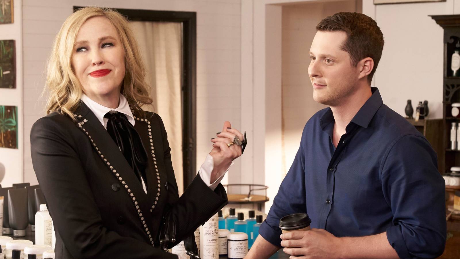 Nach der Emmy-Ehrung würdigt Noah Reid Catherine O'Hara und die ...
