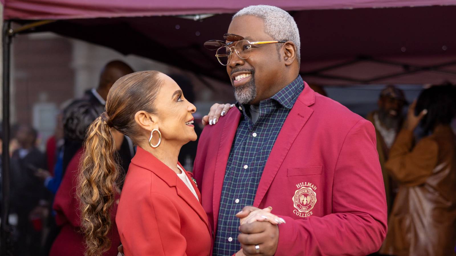 Netflix's New Reboot of a Beloved 39-Year-Old Sitcom Is 1 of the ...