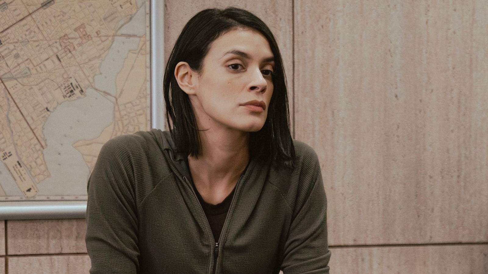 Laysla De Oliveira reagiert auf die größte Theorie über ihre Rolle in ...