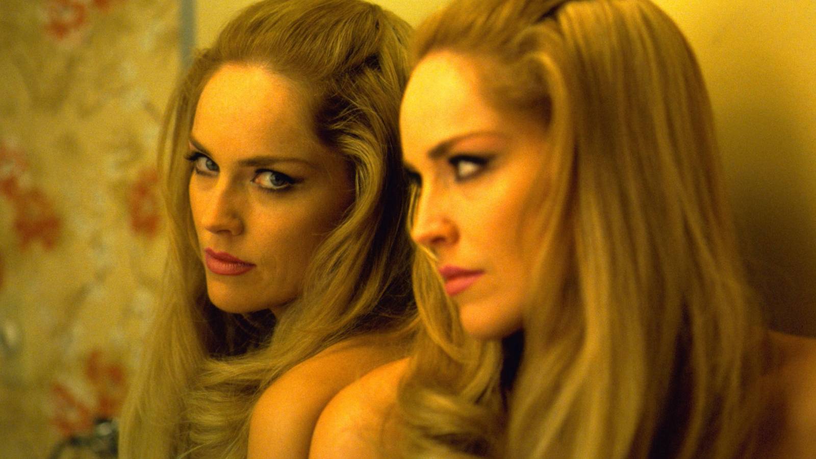 The '90s Gangster Flick Roger Ebert Called a 10/10 Masterpiece Is the No ...