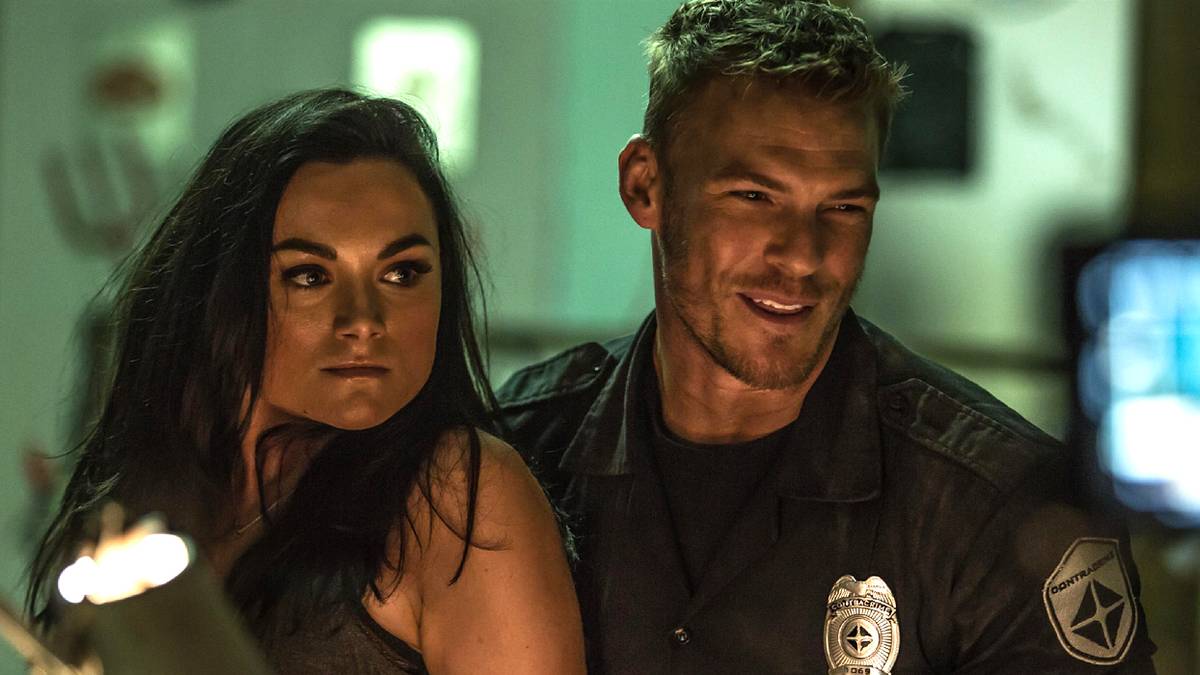 Alan Ritchson’s 13-Episode Sci-Fi Show Is the Perfect Anti-Reacher