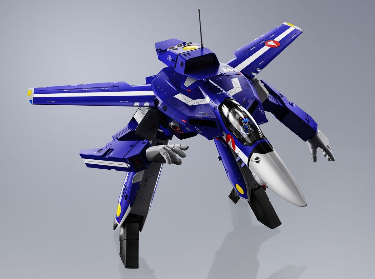 Legendary Space Opera Celebrates 45th Anniversary With Transforming ...