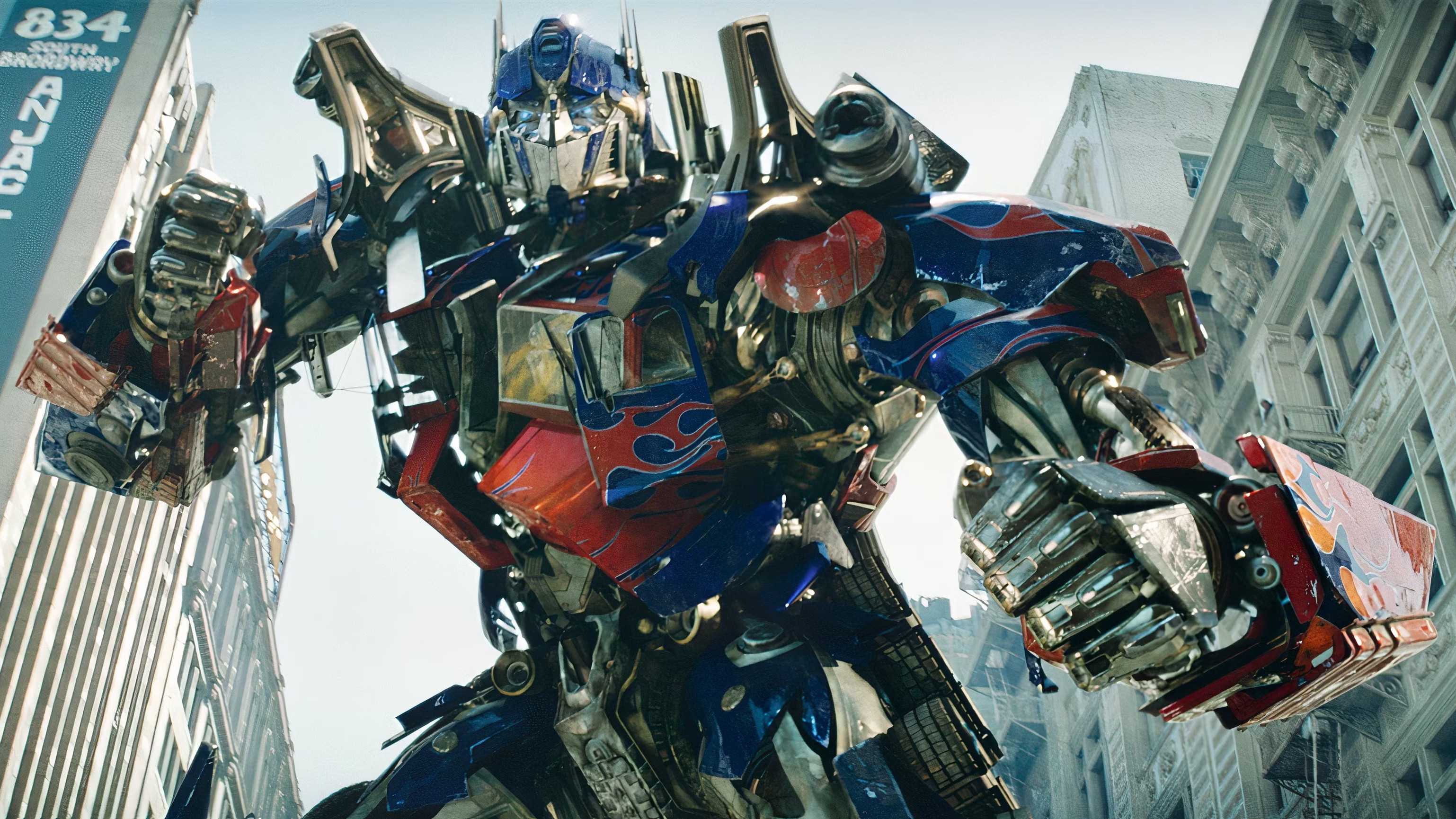 Optimus Prime readying his fists in Transformers