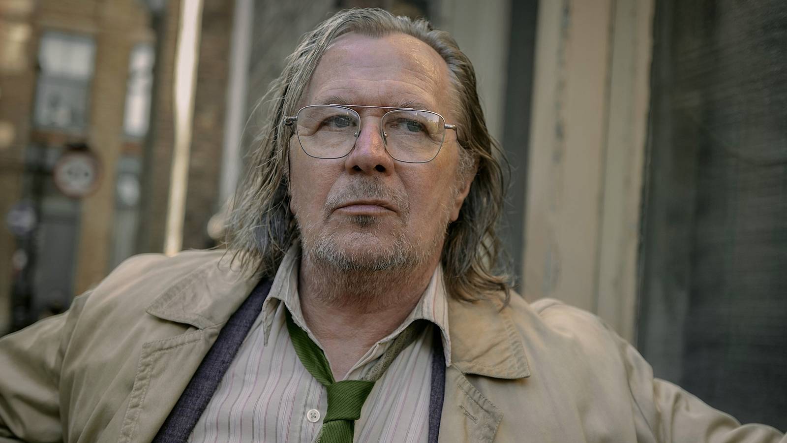 James Bond vs. „Slow Horses“: Darsteller verrät, warum Gary Oldman diesen ...