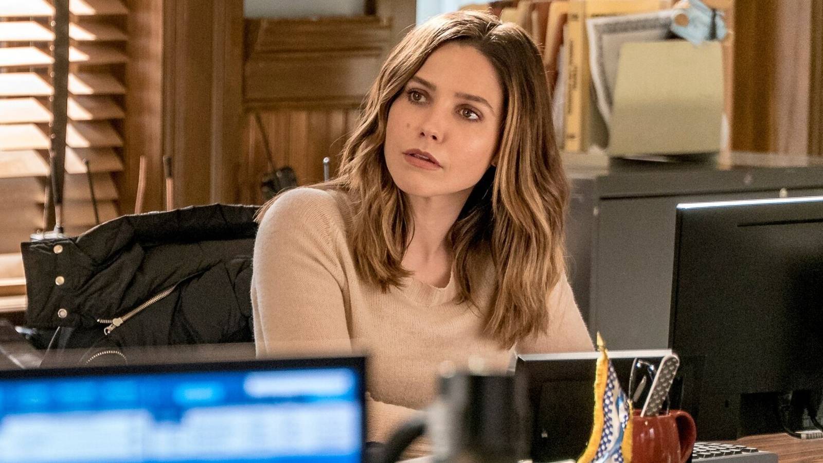 Sophia bush as erin lindsay on chicago p d