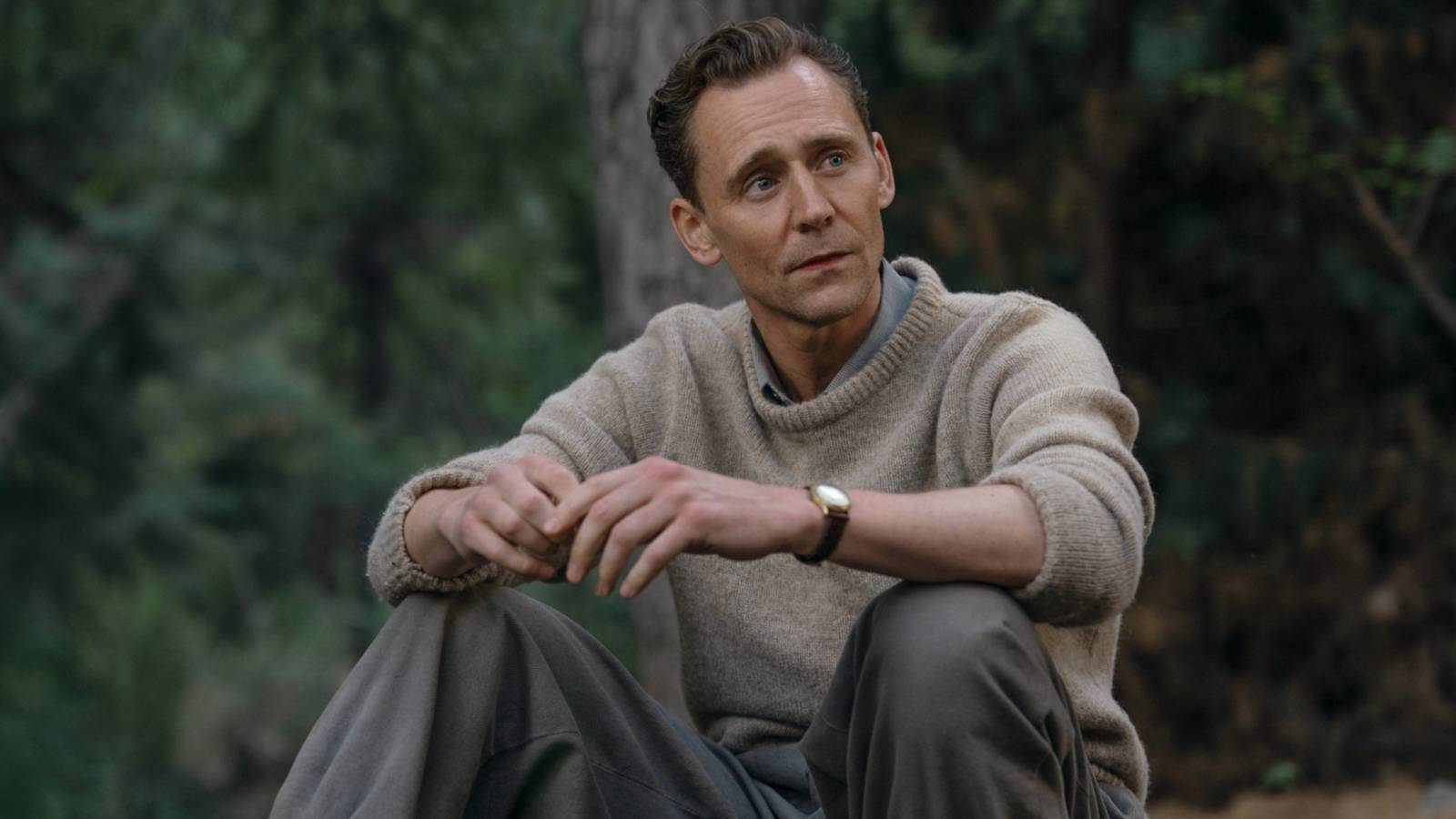 Tom Hiddleston's New 98% RT Apple TV Hit Loses No. 1 to a 25-Minute ...