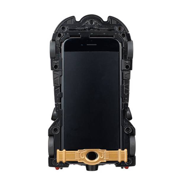 Swanky case turns your iPhone 6 into a Tim Burton Batmobile