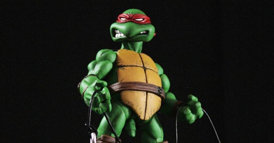 Raphael comes out fighting in Mondo's TMNT figure series
