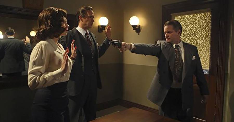Agent Carter Scene Peggy Gets the Good Cop/Bad Cop Routine in New