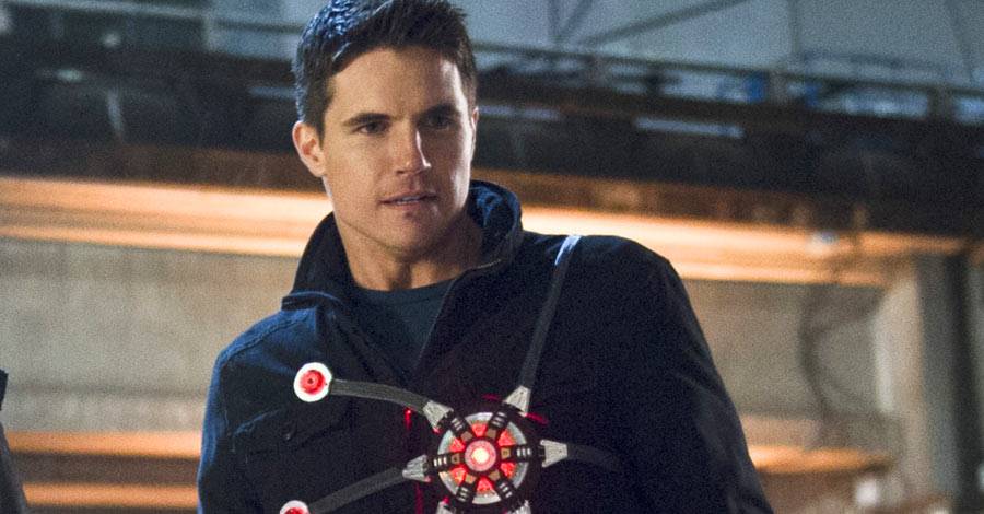 Amell Teases Wedding Bells, Tragedy & Matter Manipulation in 