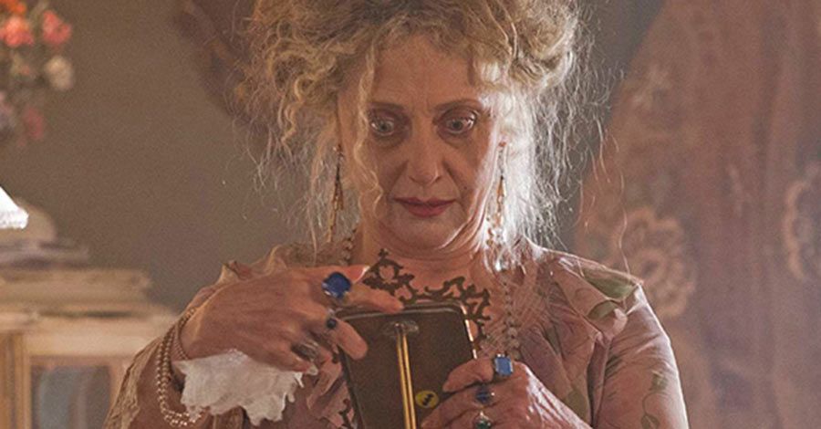 First Look at Carol Kane as Penguin's Mother in 