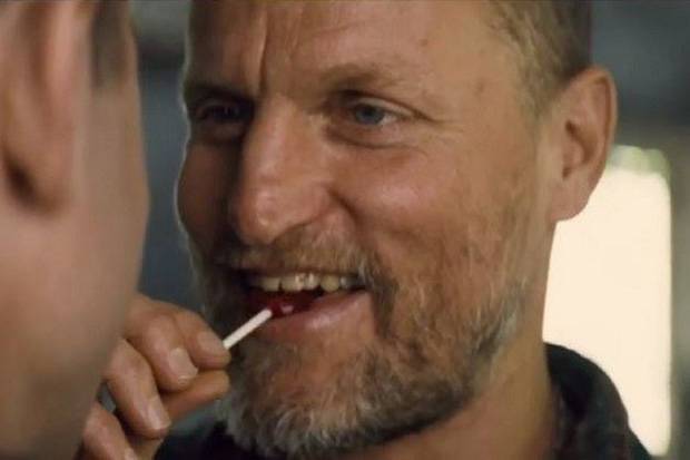 does woody harrelson smoke cigarettes Woody Harrelson Doesn't Want Your Sympathy in 'Out of the Furnace' does woody harrelson smoke cigarettes Woody Harrelson Doesn't Want Your Sympathy in 'Out of the Furnace'