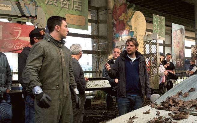 Humans Take Spotlight in New 'Godzilla' Photos