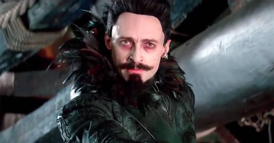 Hugh Jackman is Gloriously Over the Top in These New 'Pan' Clips